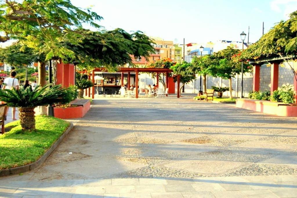 Casa Blanca , nahe am Strand , WiFI frei Guía de Isora Exterior foto