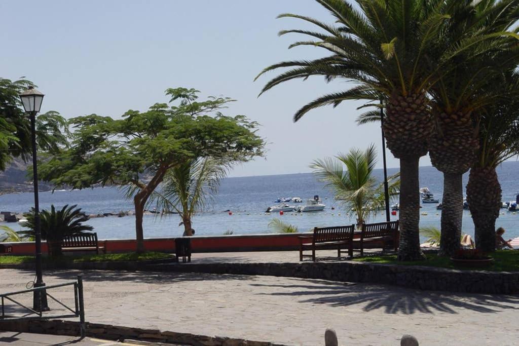 Casa Blanca , nahe am Strand , WiFI frei Guía de Isora Exterior foto