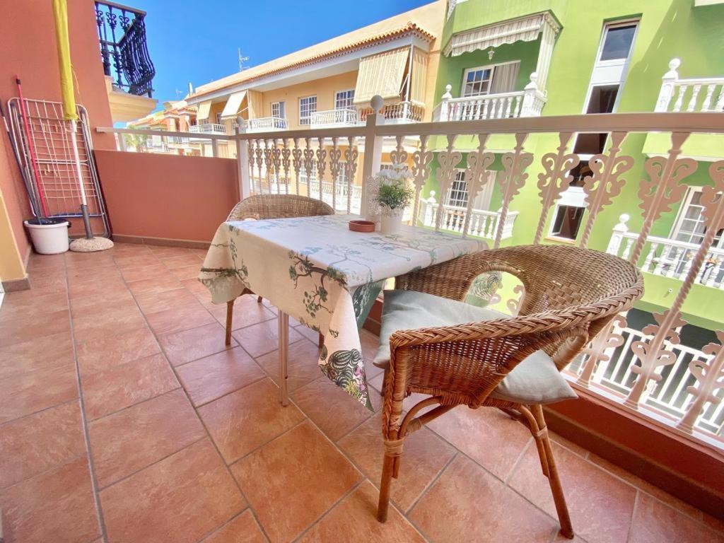 Casa Blanca , nahe am Strand , WiFI frei Guía de Isora Exterior foto
